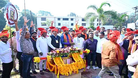 चंद्रपूर : ग्रंथदिंडीने चांदानगरी दुमदुमली; विदर्भ साहित्य संमेलनाला सुरूवात