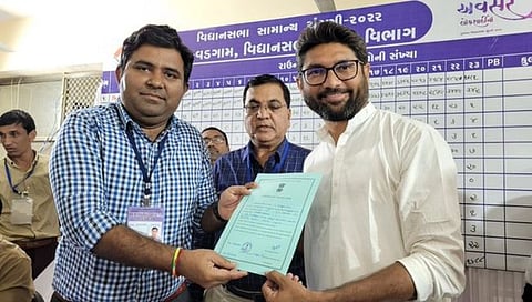 Jignesh Mevani : काँग्रेसच्या पडझडीत जिग्नेश मेवाणी भाजपला पुरून उरला