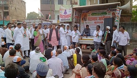 चंद्रपूर : वन्यप्राण्यांचा बंदोबस्त करण्याच्या मागणीसाठी काँग्रेसचा घंटानाद