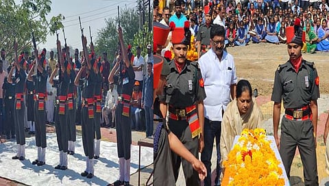 सांगली: जवान गणपती भोसले अनंतात विलीन; डोंगरसोनीत शासकीय इतमामात अंत्यसंस्कार