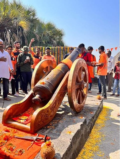 पालघर : ऐतिहासिक शिरगाव कोट किल्ल्यावर शेकडो वर्षांनी तोफगाडा विराजमान