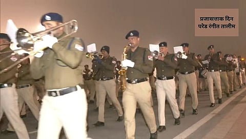 Delhi : प्रजासत्ताक दिन सोहळ्यासाठी विजय चौक येथे रिहर्सल परेड (फोटो फिचर)