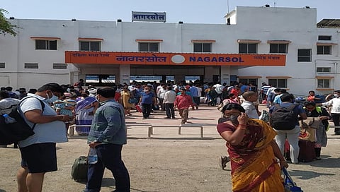 नगरसूर रेल्वे स्थानक. (छाया : भाऊलाल कुडके)