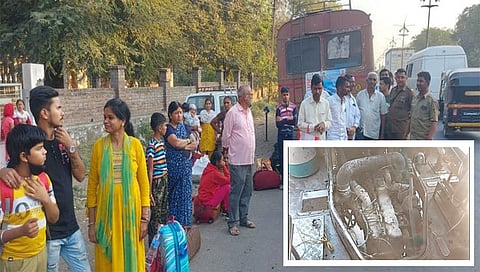 मनमाड : बसचालकाच्या प्रसंगावधानतेमुळे बसमधून खाली उतरताना प्रवाशी. (छाया: रईस शेख)