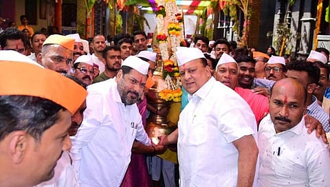 कोल्हापूर : मुरगूड येथे हजारो भाविकांच्या उपस्थितीत अंबाबाई मंदिराचा कलशारोहण सोहळा