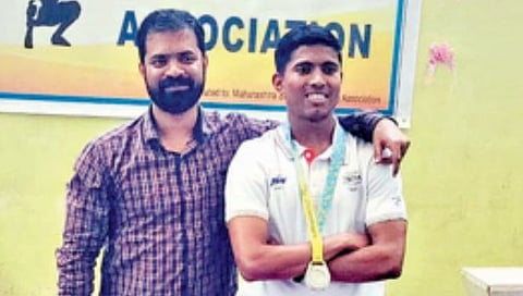 सांगली : राष्ट्रकुल विजेता संकेत सरगर, मार्गदर्शक सिंहासने उपेक्षितच