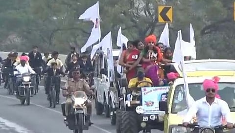 वाशिम : क्रांतिज्योती सावित्रीबाई फुले यांच्या जयंतीनिमित्त बाईक रॅली