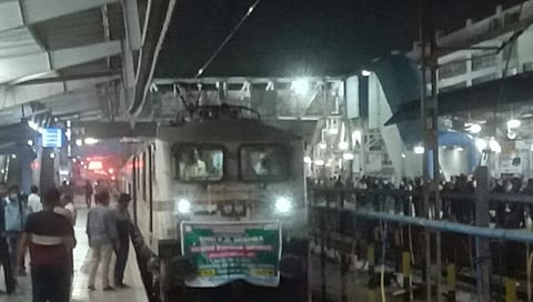 विद्युत रेल्वे