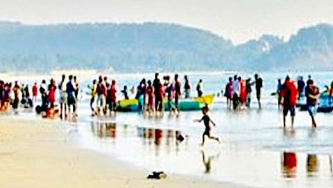 रायगड : सागर किनाऱ्यावर अतिउत्साह ठरतोय जीवघेणा