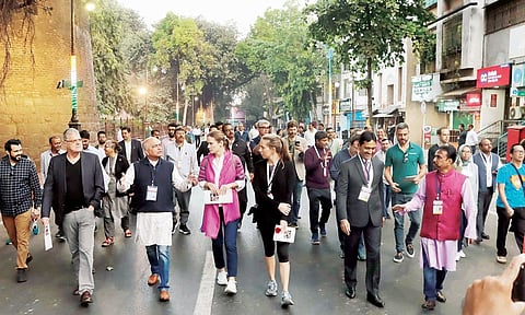 पुणे : सनई-चौघड्याच्या सुरात विदेशी पाहुण्यांचे हेरिटेज वॉक