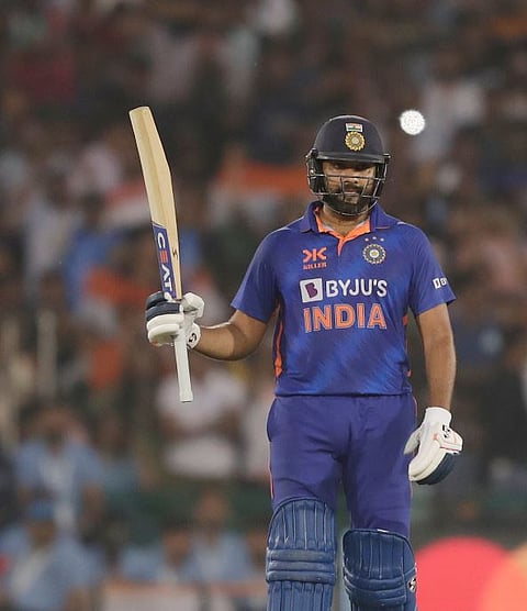 IND VS NZ 2nd ODI : टीम इंडियाचा न्यूझीलंडवर ८ विकेट्स राखून विजय