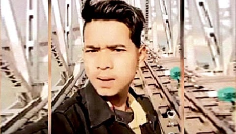 रेल्वे पुलावर रिल्स बनविणे जीवावर बेतले!