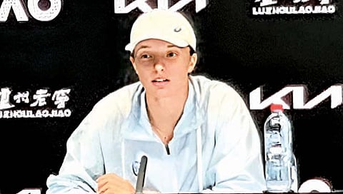 पावसामुळे झाडाखाली अर्धा तास आसरा घेतला : स्विआटेक