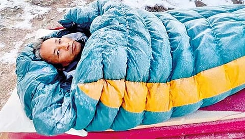 ‘थ्री इडियटस्’फेम खराखुरा रँचो म्हणतो, मी नजरकैदेत