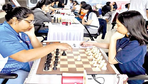 कोल्हापूर : गतविजेती दिव्या देशमुख आघाडीवर