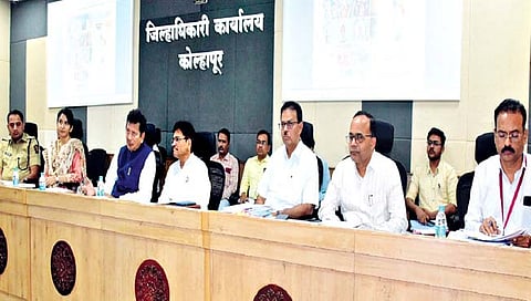 कोल्हापूर : निधी परत जाणार नाही याची दक्षता घ्या : पालकमंत्री दीपक केसरकर