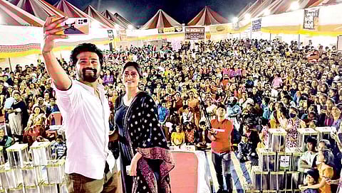 अभूतपूर्व गर्दीने ‘पुढारी फेस्टिव्हल’ची सांगता