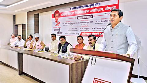 माध्यमे बदलली तरी पत्रकारांनी बातमी सांगण्याचे काम प्रामाणिकपणे करावे : डॉ. योगेश जाधव