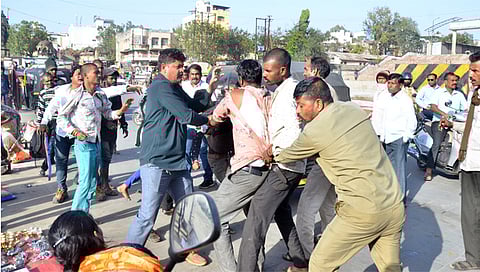 हिंसक नव्हे धार्मिक व्हावे नाशिक दर्शन