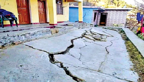 ’जोशीमठ’चा इशारा