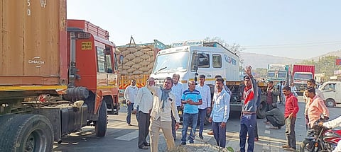 अपघातांची मालिका थांबता थांबेना! पांढरीपुलावर तीन वाहनांचा विचित्र अपघात