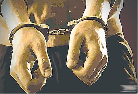 शिक्रापुरात फिरणारा तोतया पोलिस अधिकारी जेरबंद