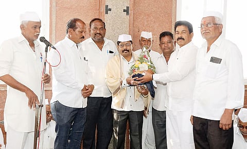 ओतूर : सापडलेले ब्रेसलेट प्रामाणिकपणे केले परत; 11 हजारांचे ठरले मानकरी