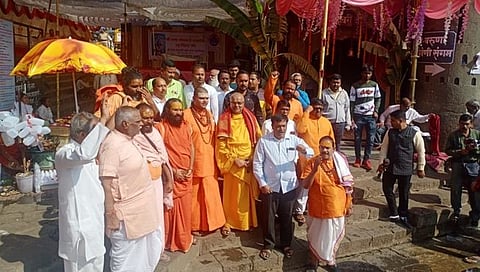 नाशिक : ‘अंनिस’ कायदा रद्दसाठी रामकुंडावर साधू-महतांचे आंदोलन