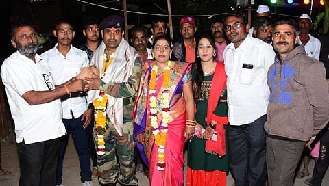 सेवानिवृत्त अधिकारी देवळा,www.pudhari.news