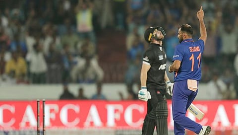 INDvsNZ 1st ODI : न्यूझीलंडने टीम इंडियाला झुंजवले, रोहित ब्रिगेडचा रोमांचक विजय
