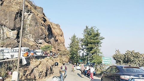 सिंहगडावर ’नो थर्टी फर्स्ट’; वनविभागाने सायंकाळी सहा वाजता केला गड मोकळा