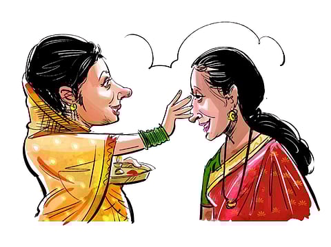 पारनेर : विधवा महिलांनी लुटला हळदी कुंकवाचा आनंद