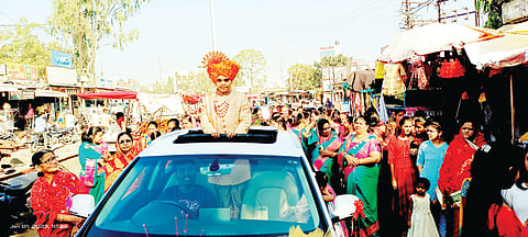 नगर : पाथर्डीत अकरा वर्षीय दीक्षार्थीची मिरवणूक