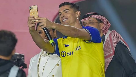 अबब.. रोनाल्डोची वार्षिक कमाई 1800 कोटी