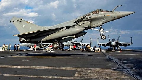 Rafale M Fighter : भारतीय नौदलात लवकरच २६ राफेल एम फायटर विमानांचा समावेश