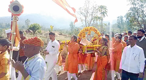 खडकवासला : राजमाता जिजाऊंच्या जन्मोत्सवासाठी गर्दी