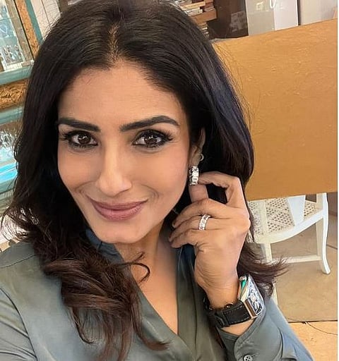 Raveena Tandon : ‘मोतीबिंदूचे ऑपरेशन करा’