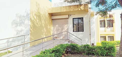 भिगवणचे ट्रामा सेंटर ठरले केवळ सांगाडा; चार वर्षांपासून इमारत धूळ खात पडून