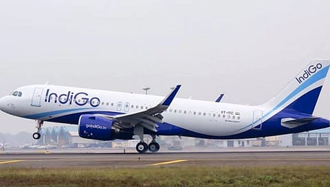 दिल्लीतील विमानतळावर उघड्यावर लघुशंका करणाऱ्याला अटक