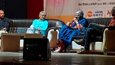 देशातील वातावरण काळजी करण्यासारखे : डॉ. आ. ह. साळुंखे