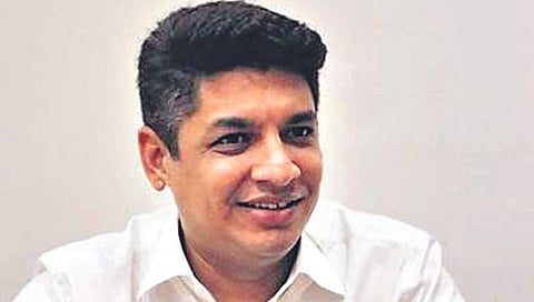 थोरातांना धक्का, विखेंनाही शह; देवेंद्र फडणवीसांची मास्टरमाईंड खेळी