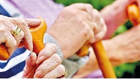 बारा वर्षांत जिल्ह्यातील निराधार संख्या झाली चौपट!