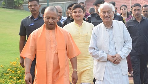 Yogi Adityanath : उत्तर प्रदेशचे मुख्यमंत्री योगी आदित्यनाथ यांनी घेतली राज्यपालांची भेट