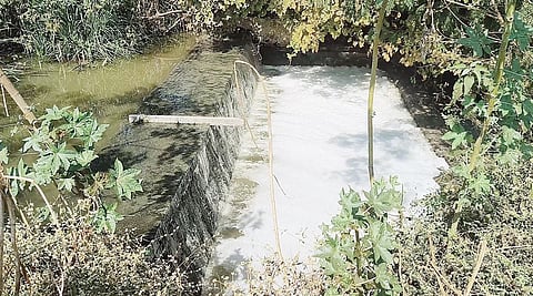 शिरूर : पाणी योजनांना स्रोत मिळेना; दमदाटी, धमक्यांनी, पोलिस बळाने आंदोलन दडपतात