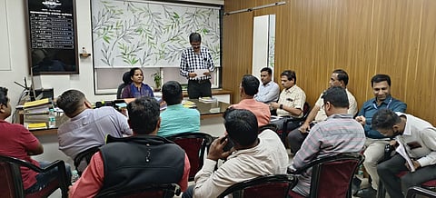 पीएमपीमध्ये पत्रकार दिन साजरा…