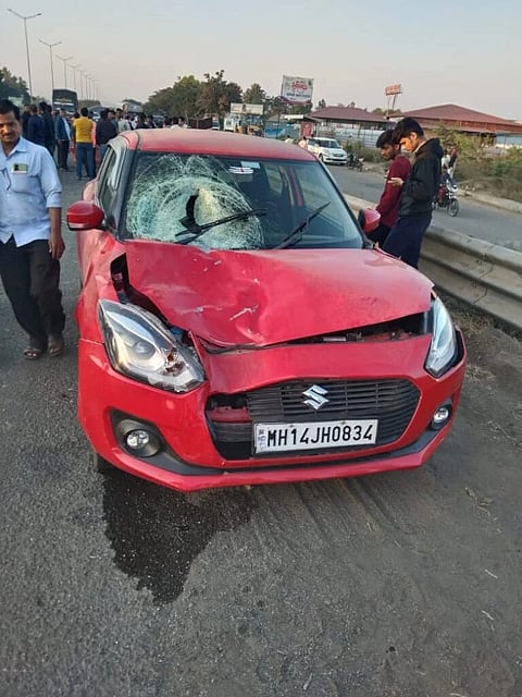 कारच्या धडकेत काम करणारे २ परप्रांतीय कर्मचारी ठार, पुणे- नाशिक राष्ट्रीय महामार्गावर मालपाणी कंपनीजवळ अपघात