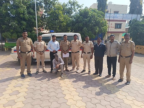 पुणे: वाटमारी करणारा ओतुर पोलिसांच्या ताब्यात, चोराकडे असणारी दुचाकीही चोरीचीच