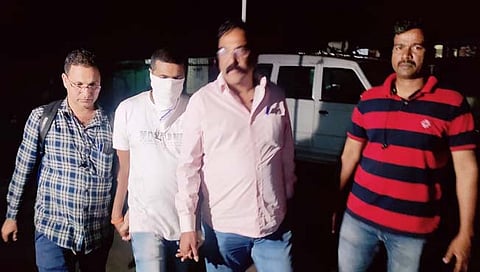 कोल्हापूर : बेकायदेशीर गर्भलिंग चाचणी करताना मडिलगे खुर्द येथे एकास रंगेहात पकडले, भुदरगड तालुक्यात खळबळ