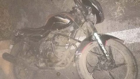 दुचाकीस्वार ठार