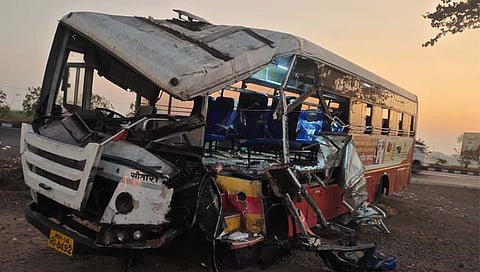 सहलीच्या बसचा अपघात